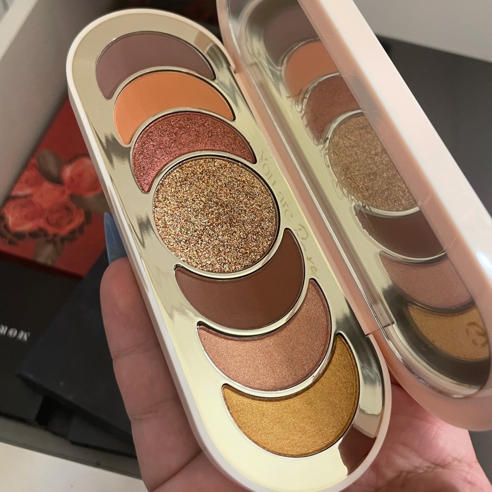Rare Beauty Eyeshadow Palette